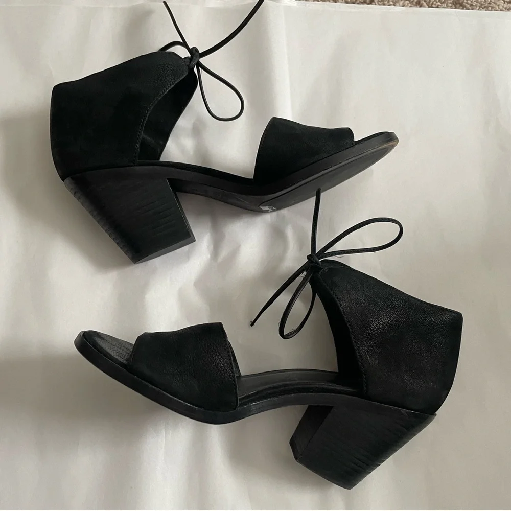 Eileen Fisher Ann Black Suede Tumbled Nubuck Ankle Tie Sandals Sz 7.5 Block Heel